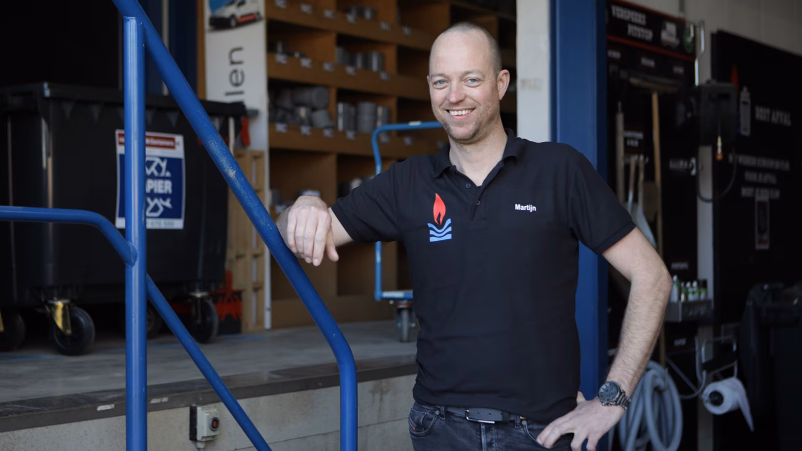 Installateur aan het werk